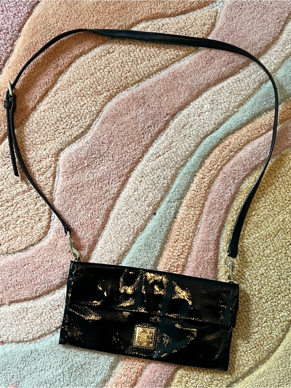 Vintage Dooney & Burke crossbody bag